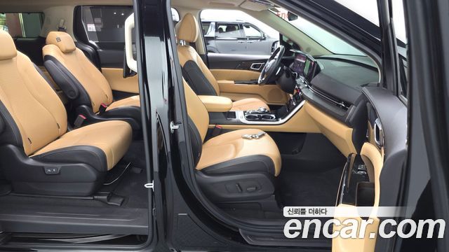 Kia Canival 2023 — photo 16