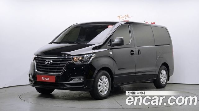 Hyundai Starex 2021 — photo 1
