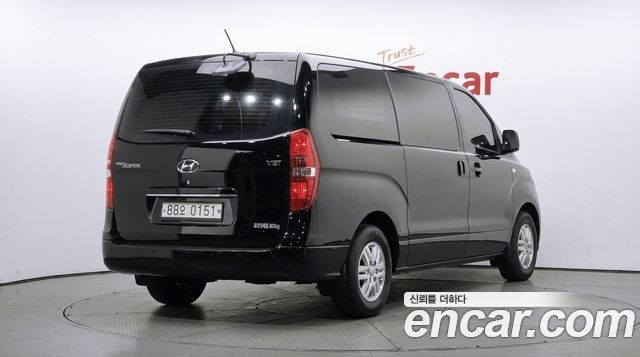 Hyundai Starex 2021 — photo 2