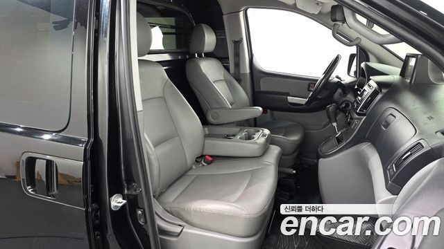 Hyundai Starex 2021 — photo 17