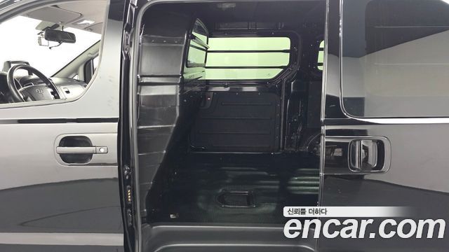 Hyundai Starex 2021 — photo 18