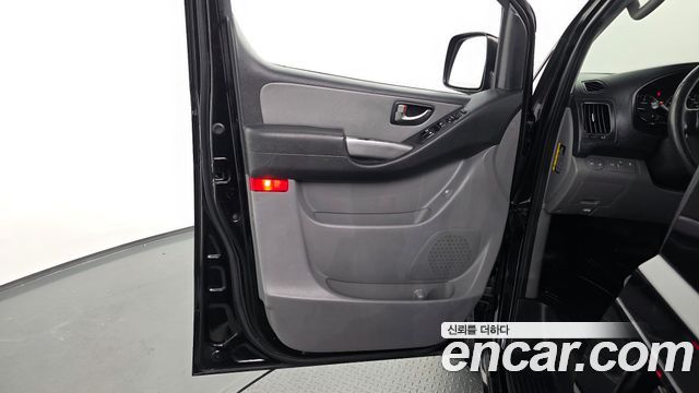 Hyundai Starex 2021 — photo 14