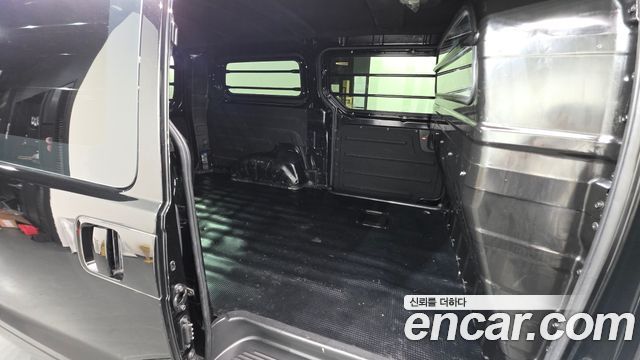 Hyundai Starex 2021 — photo 16