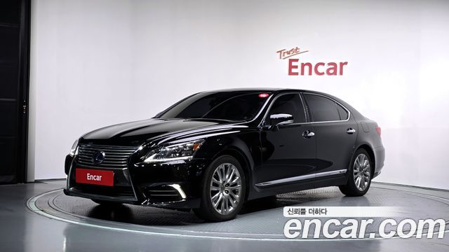 Lexus LS 2014 — photo 1