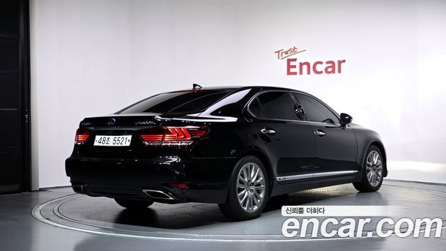 Lexus LS 2014 — photo 2