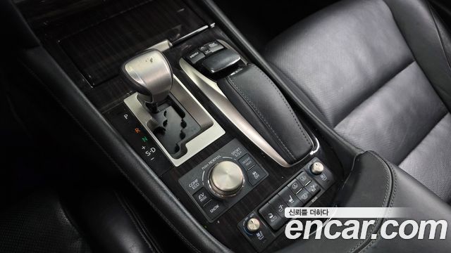Lexus LS 2014 — photo 9