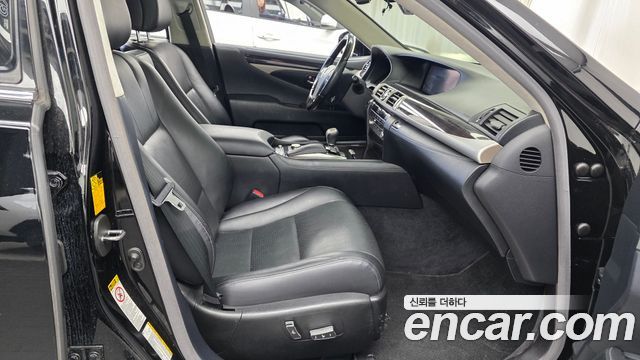 Lexus LS 2014 — photo 11