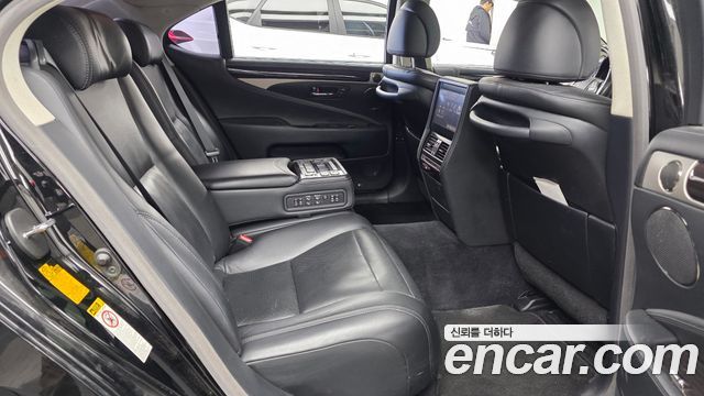 Lexus LS 2014 — photo 12
