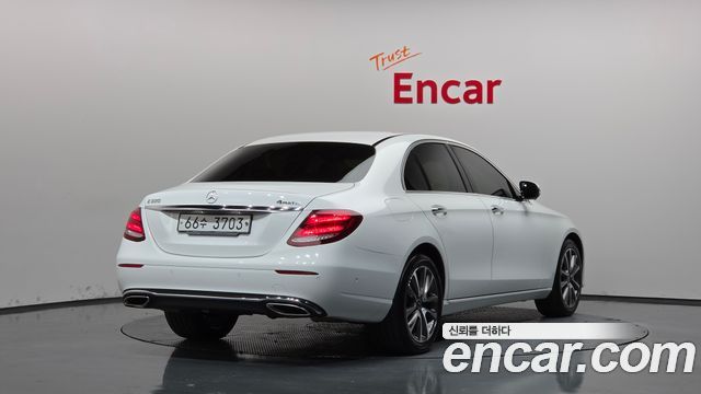 Mercedes-Benz E-Class 2019 — photo 2