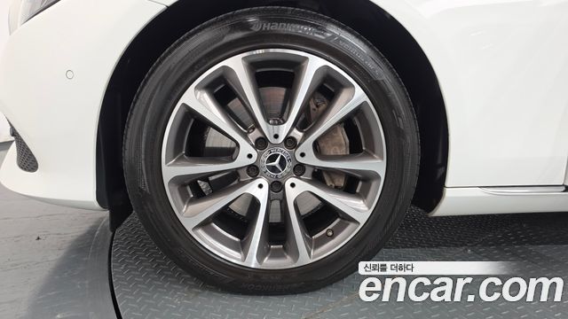 Mercedes-Benz E-Class 2019 — photo 5