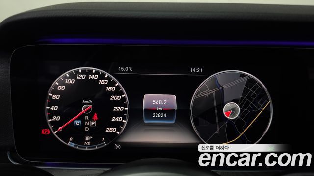Mercedes-Benz E-Class 2019 — photo 11