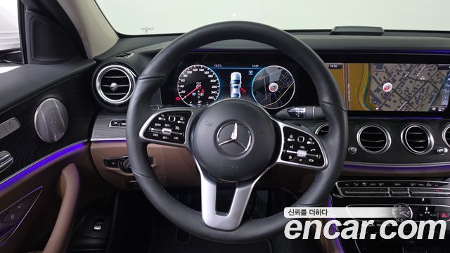 Mercedes-Benz E-Class 2019 — photo 19
