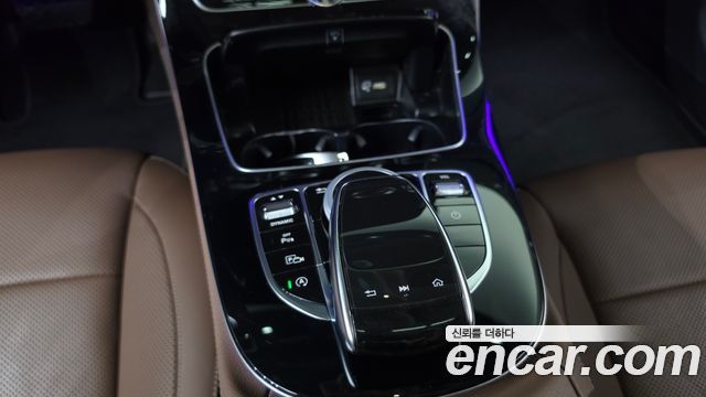 Mercedes-Benz E-Class 2019 — photo 26