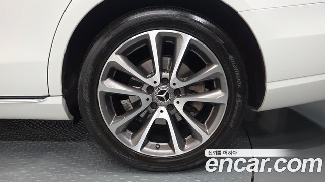 Mercedes-Benz E-Class 2019 — photo 7