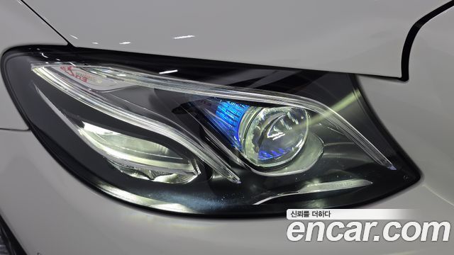 Mercedes-Benz E-Class 2019 — photo 8