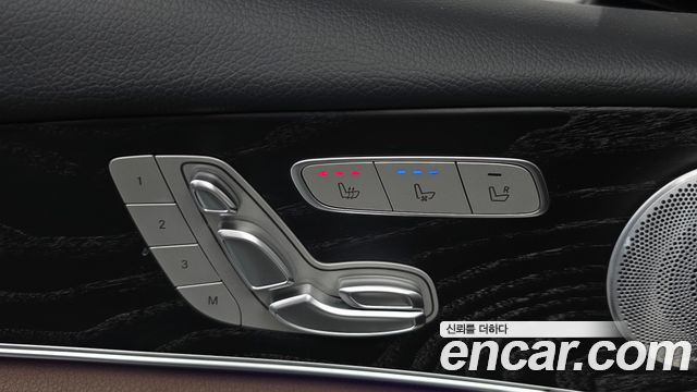 Mercedes-Benz E-Class 2019 — photo 30