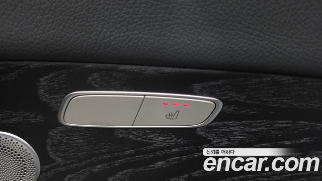 Mercedes-Benz E-Class 2019 — photo 34