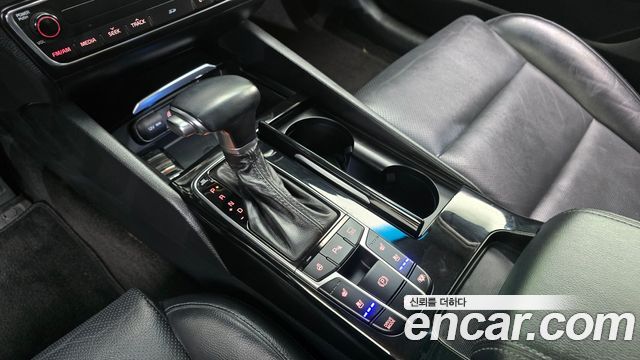 Kia K7 2016 — photo 9