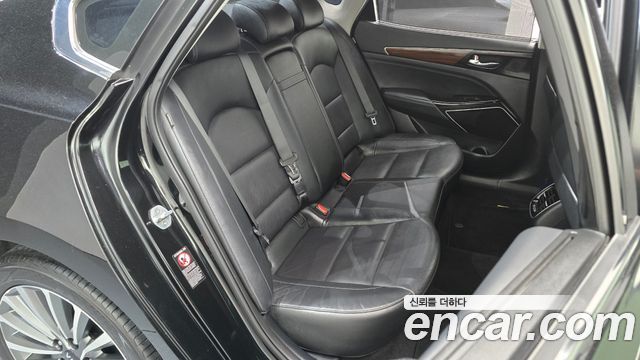 Kia K7 2016 — photo 11