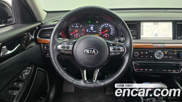Kia K7 2016 — photo 13