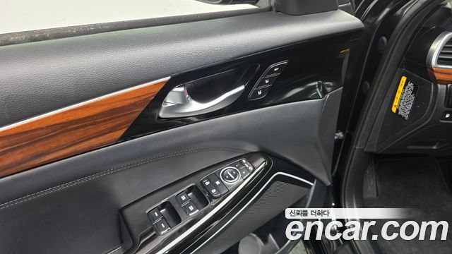Kia K7 2016 — photo 16