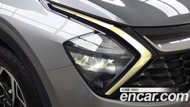 Kia Sportage 2022 — photo 8