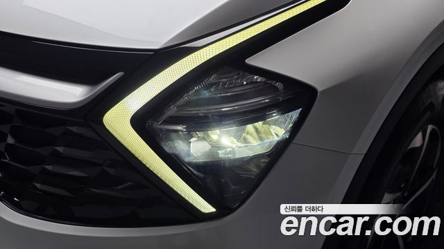 Kia Sportage 2023 — photo 8