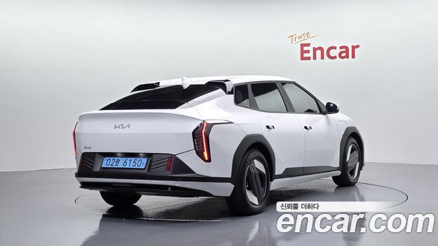 Kia EV4 2026 — photo 2