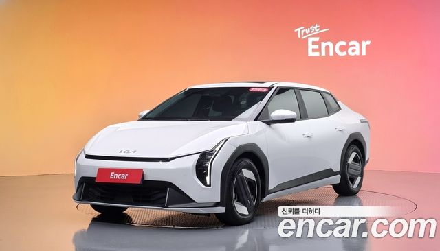 Kia EV4 2026 — photo 1