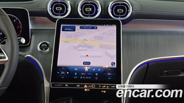 Mercedes-Benz GLC-Class 2026 — photo 19