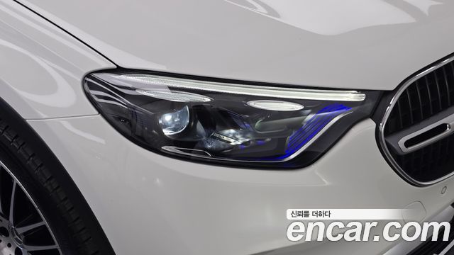 Mercedes-Benz GLC-Class 2026 — photo 8