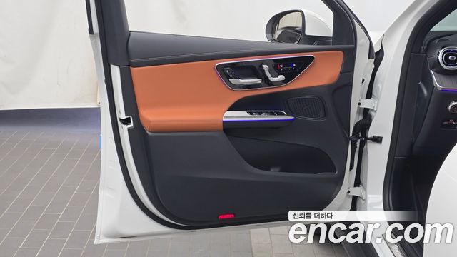 Mercedes-Benz GLC-Class 2026 — photo 14