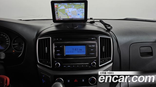 Hyundai Starex 2018 — photo 13