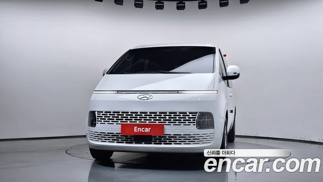 Hyundai Staria 2023 — photo 3