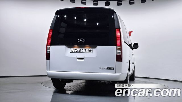 Hyundai Staria 2023 — photo 4