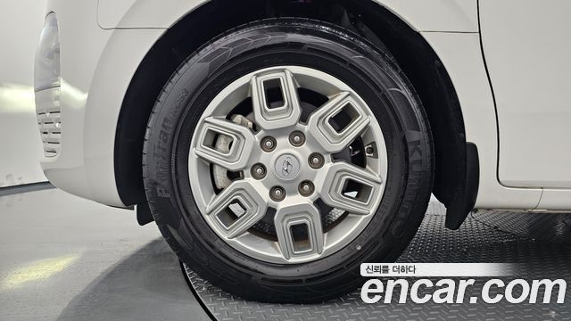 Hyundai Staria 2023 — photo 5