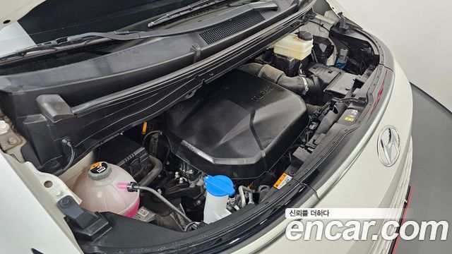Hyundai Staria 2023 — photo 6