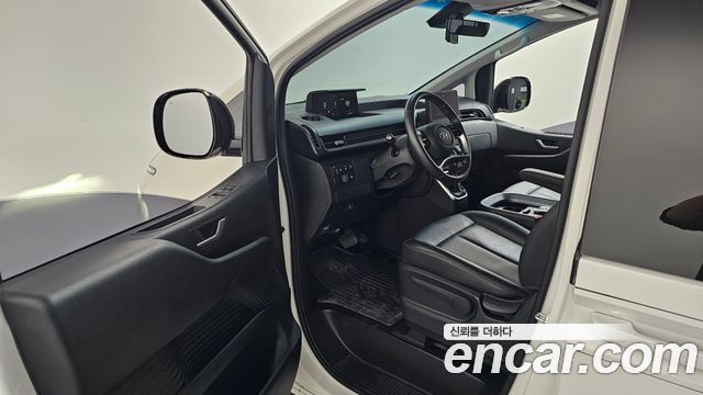 Hyundai Staria 2023 — photo 13