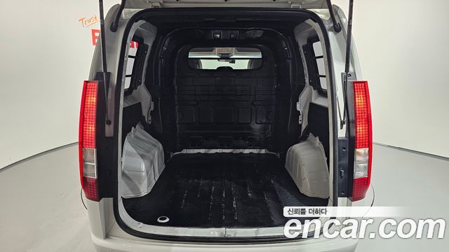 Hyundai Staria 2023 — photo 23