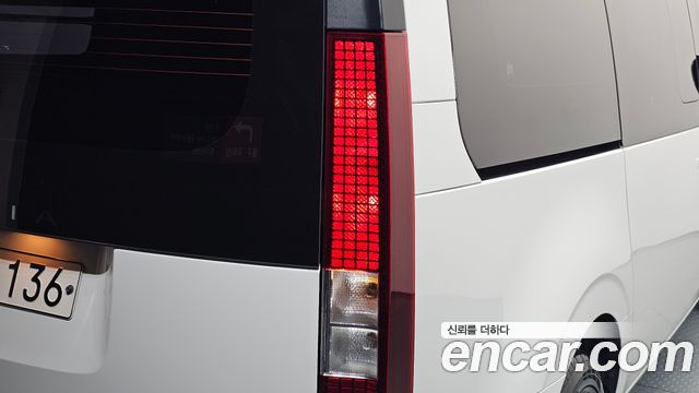 Hyundai Staria 2023 — photo 9