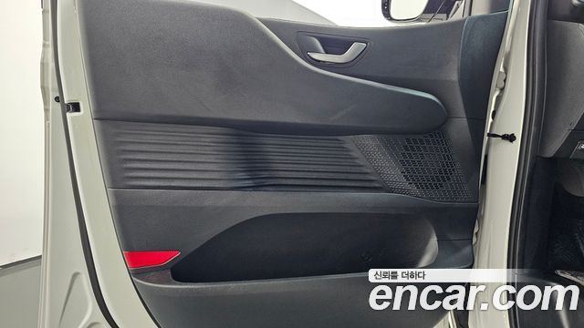 Hyundai Staria 2023 — photo 14