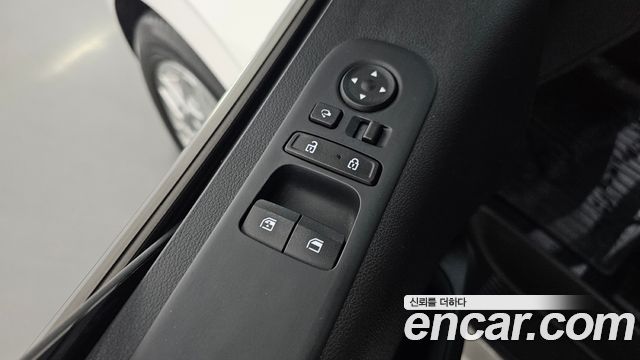 Hyundai Staria 2023 — photo 28