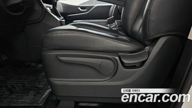 Hyundai Staria 2023 — photo 30