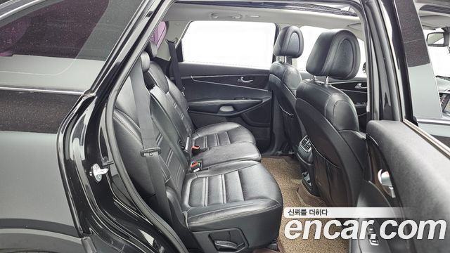 Kia Sorento 2016 — photo 11
