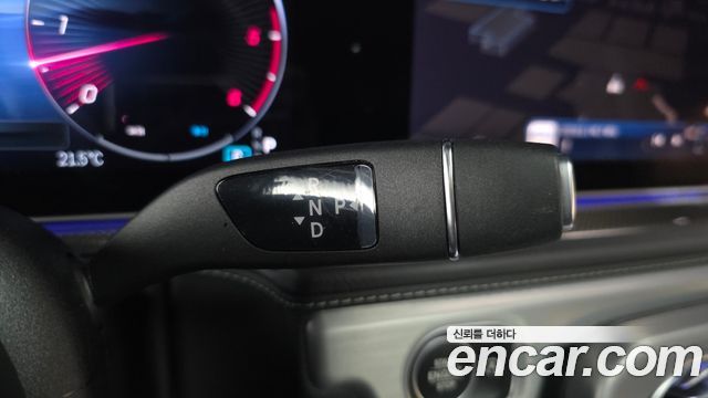 Mercedes-Benz G-Class 2025 — photo 9