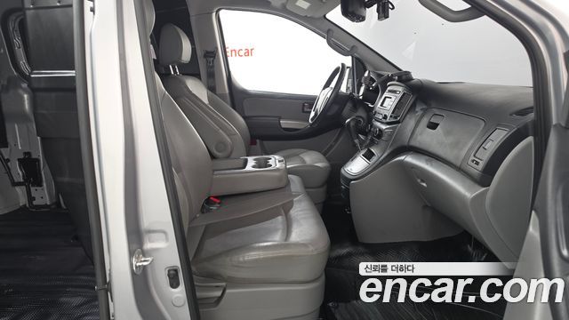 Hyundai Starex 2020 — photo 11