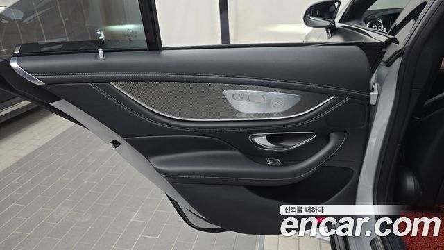 Mercedes-Benz CLS-Class 2020 — photo 15