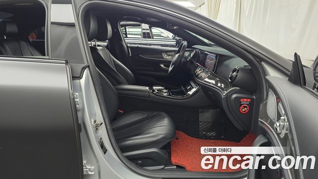 Mercedes-Benz CLS-Class 2020 — photo 16