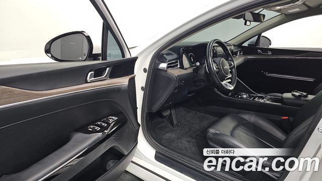 Kia K5 2023 — photo 10