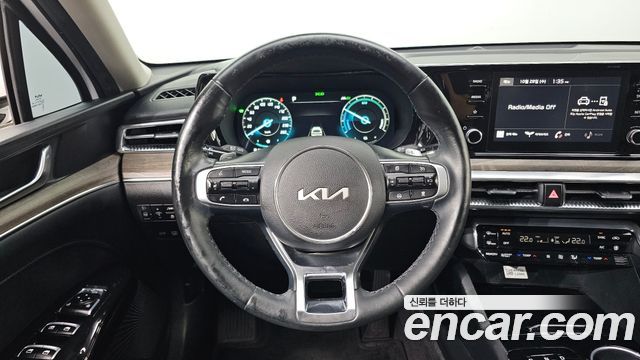 Kia K5 2023 — photo 14